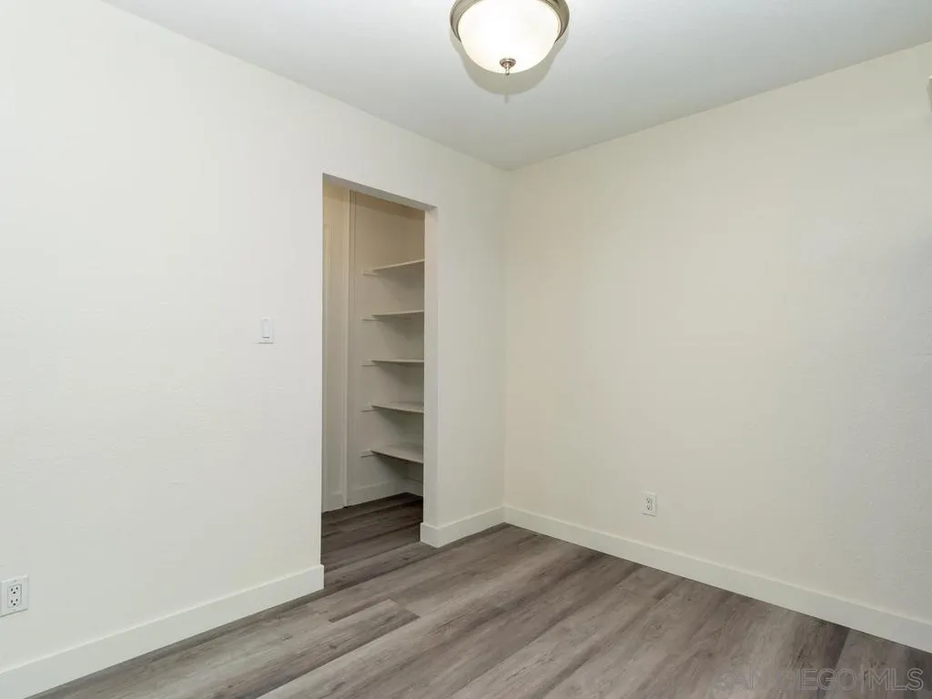 6602 Beadnell Way Unit 4