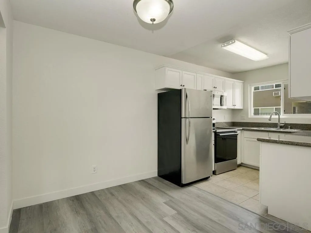 6602 Beadnell Way Unit 4