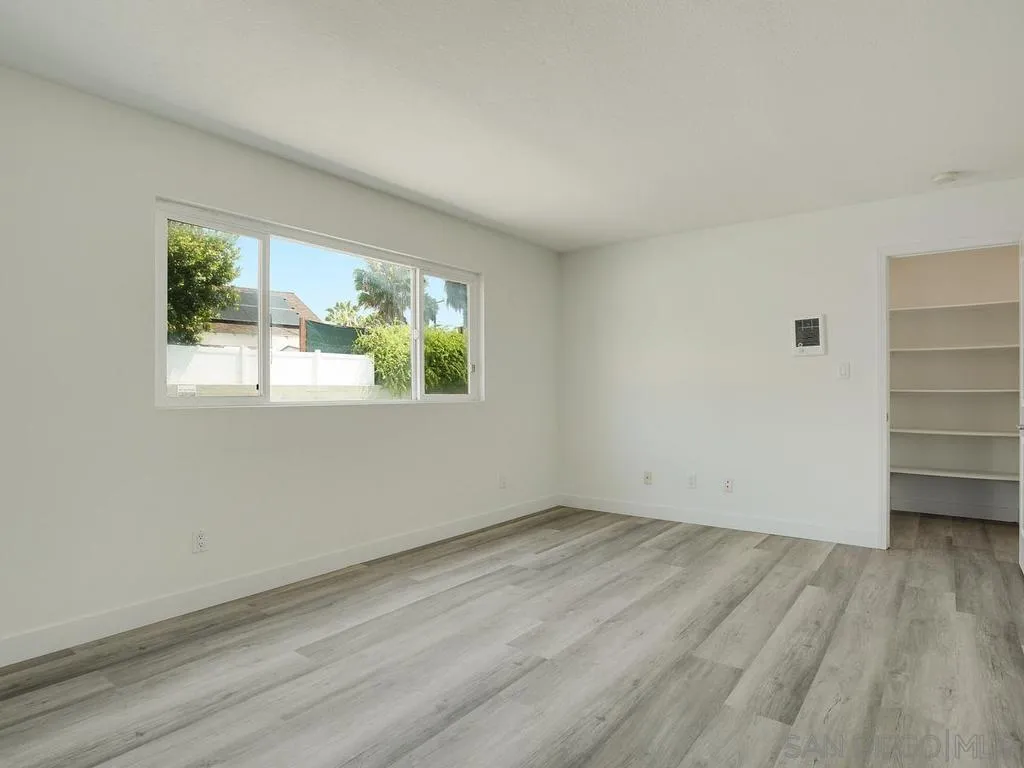 6602 Beadnell Way Unit 4