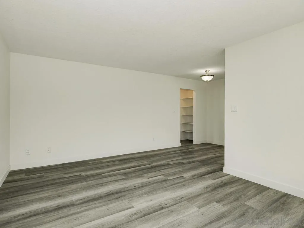 6602 Beadnell Way Unit 4