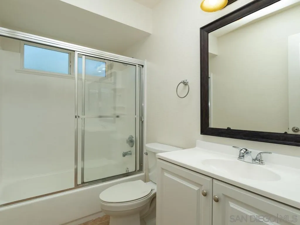 6602 Beadnell Way Unit 4