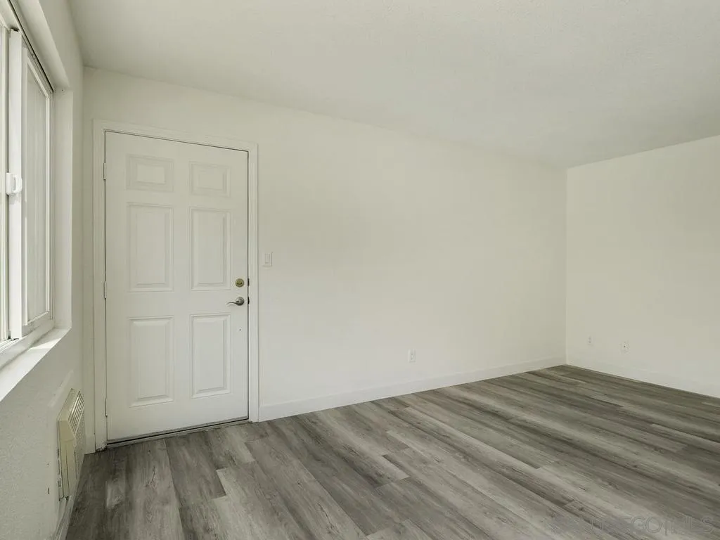 6602 Beadnell Way Unit 4