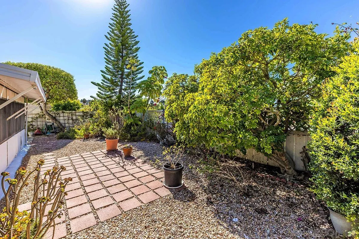 8733 Elford Ct