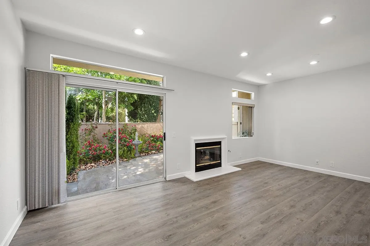 7274 Shoreline Dr Unit 117