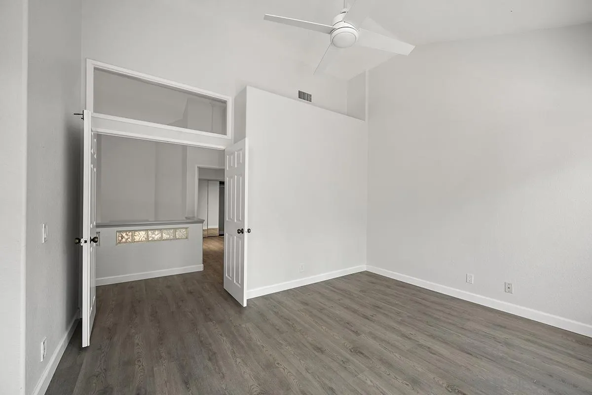 7274 Shoreline Dr Unit 117