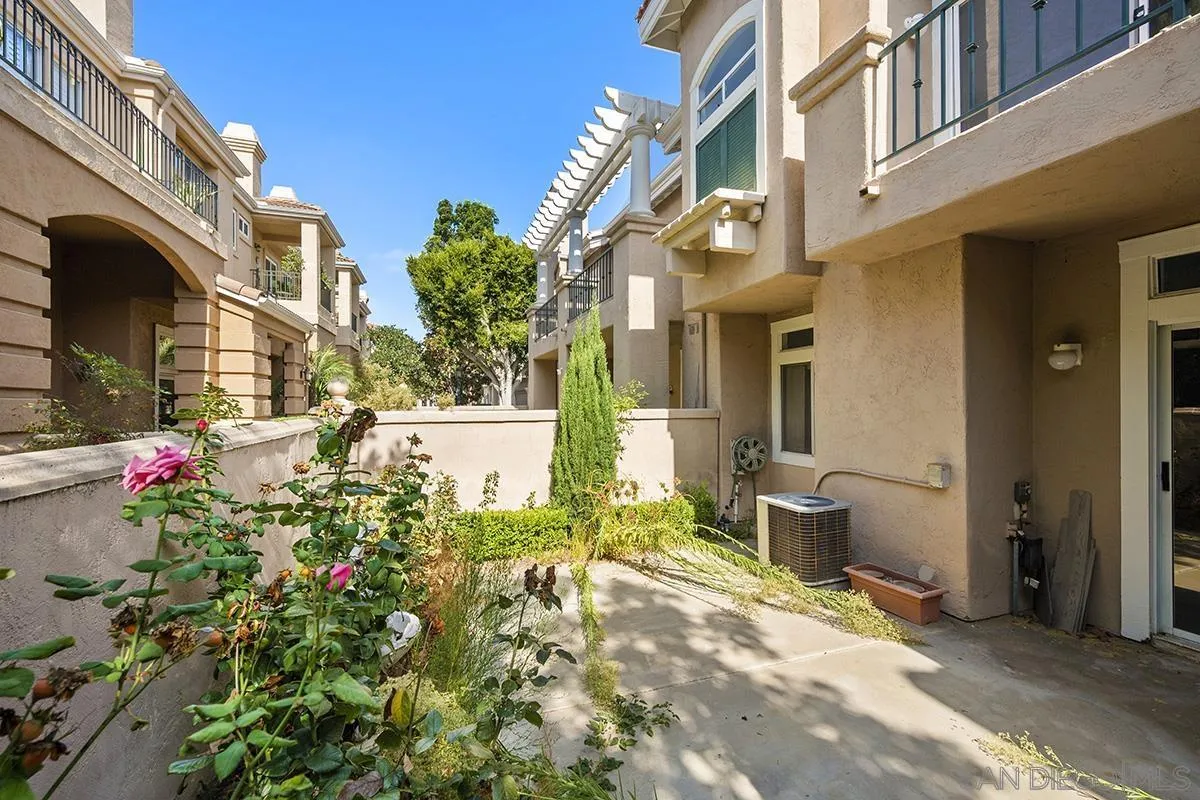 7274 Shoreline Dr Unit 117