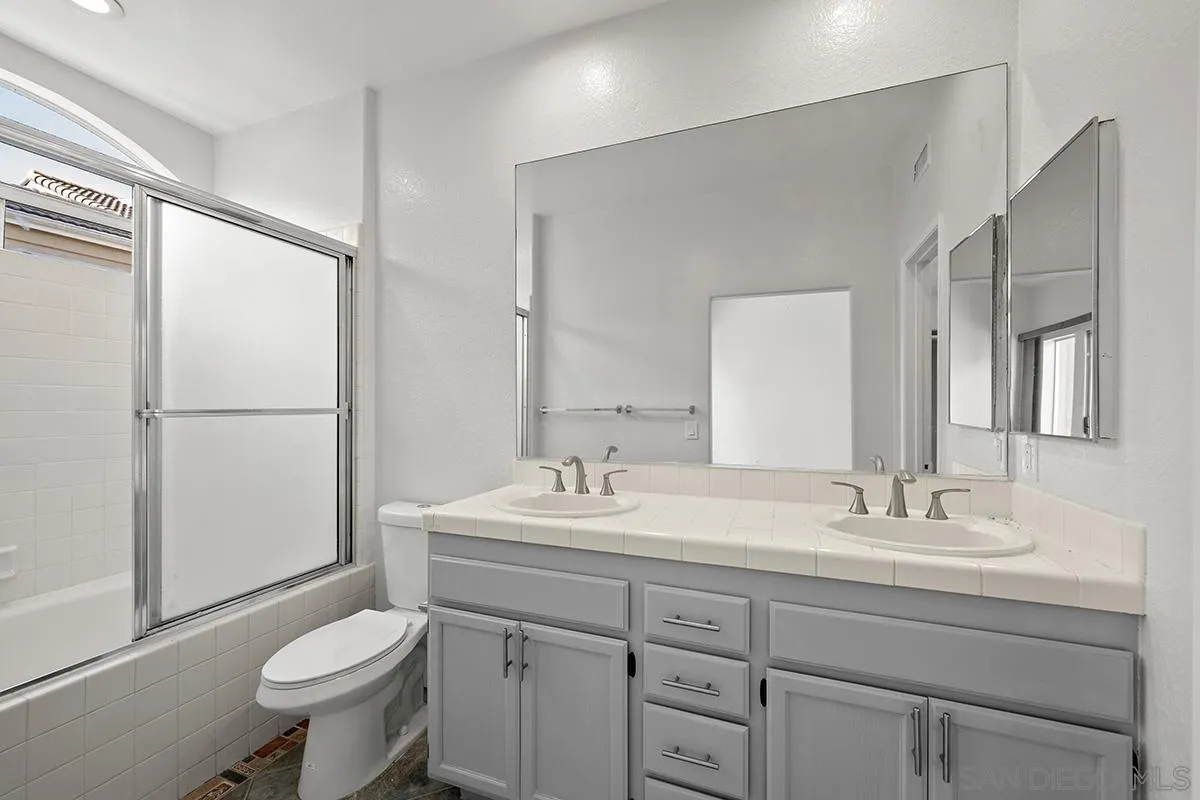 7274 Shoreline Dr Unit 117