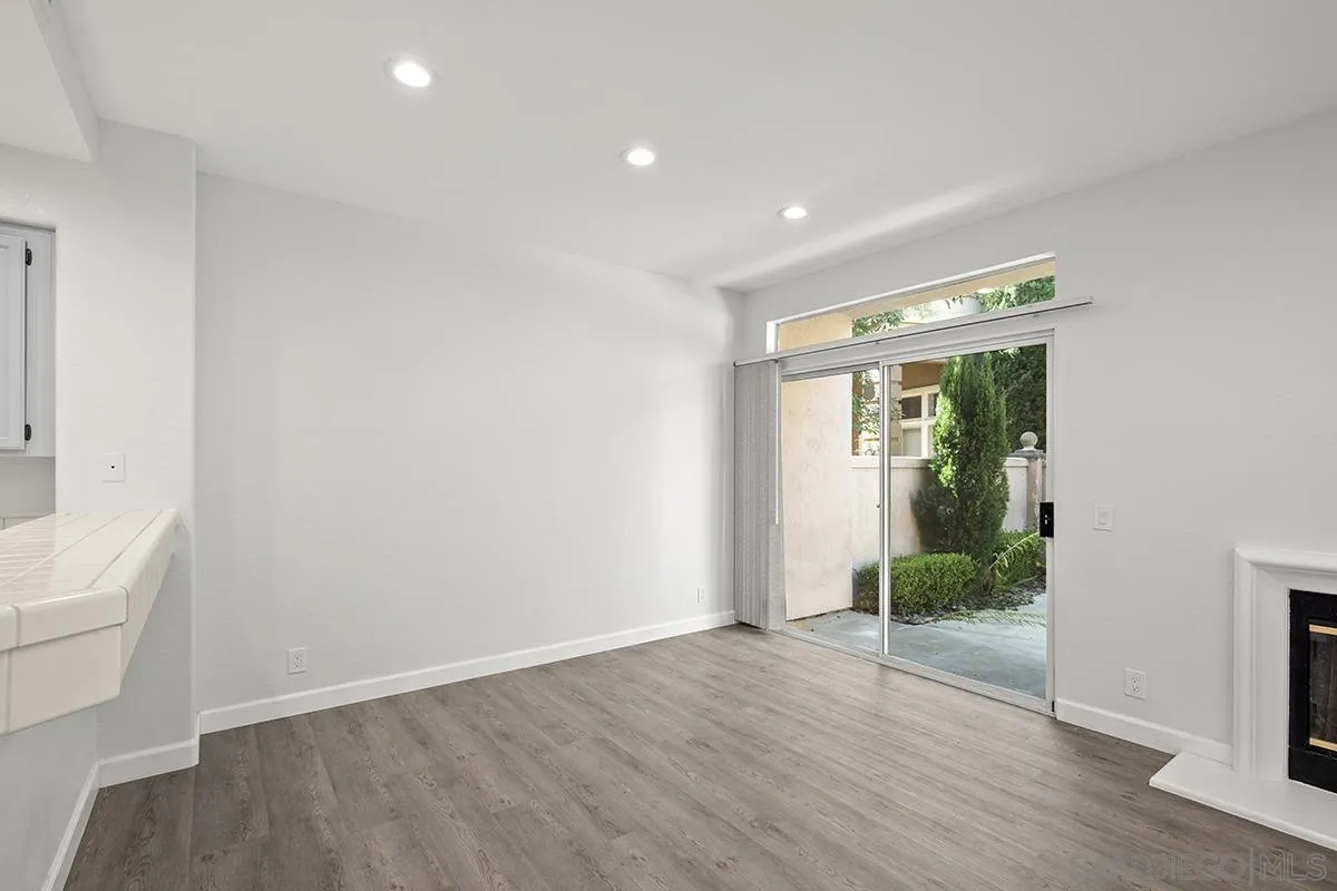 7274 Shoreline Dr Unit 117