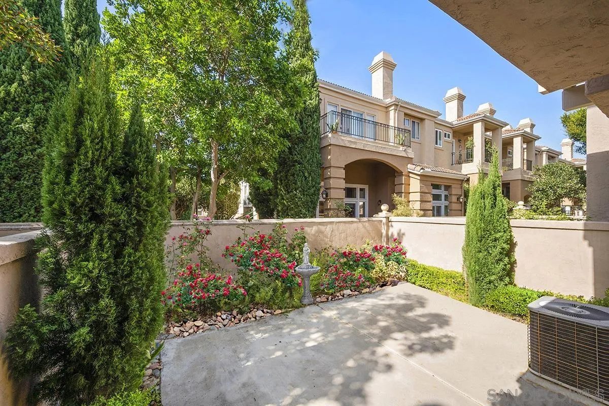 7274 Shoreline Dr Unit 117