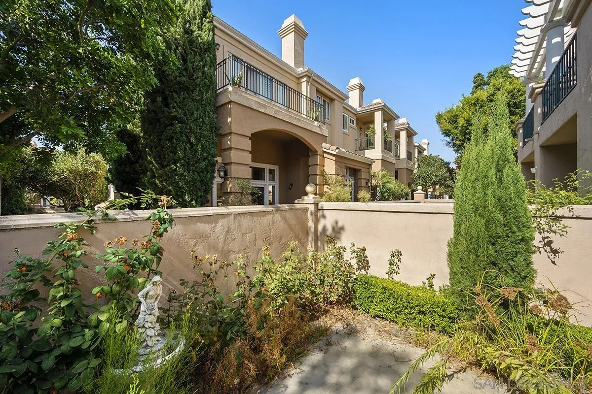 7274 Shoreline Dr Unit 117