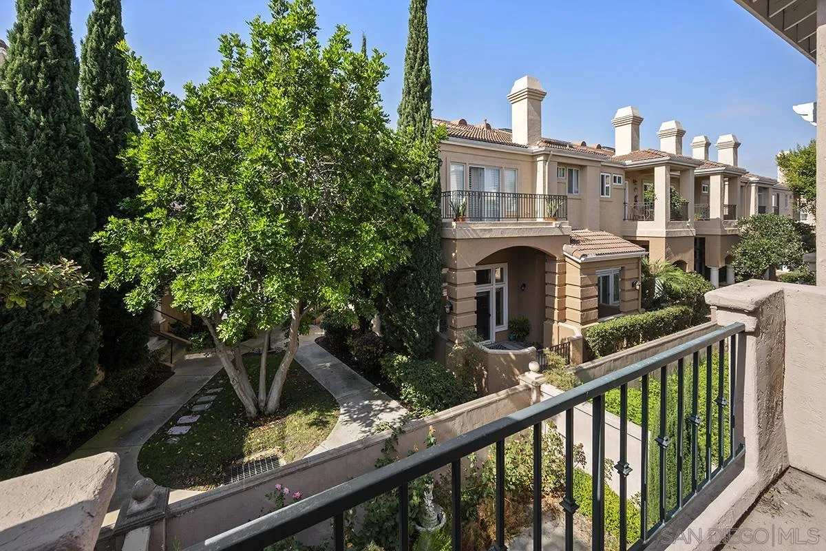 7274 Shoreline Dr Unit 117