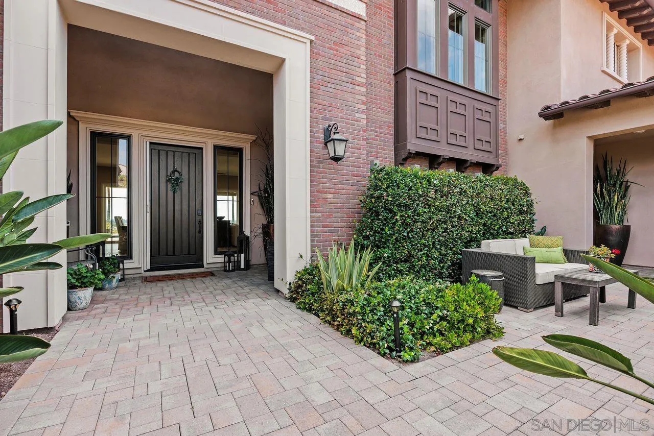 17004 Rendezvous Cir