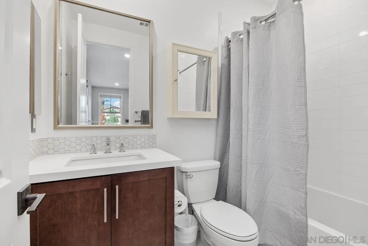 17004 Rendezvous Cir