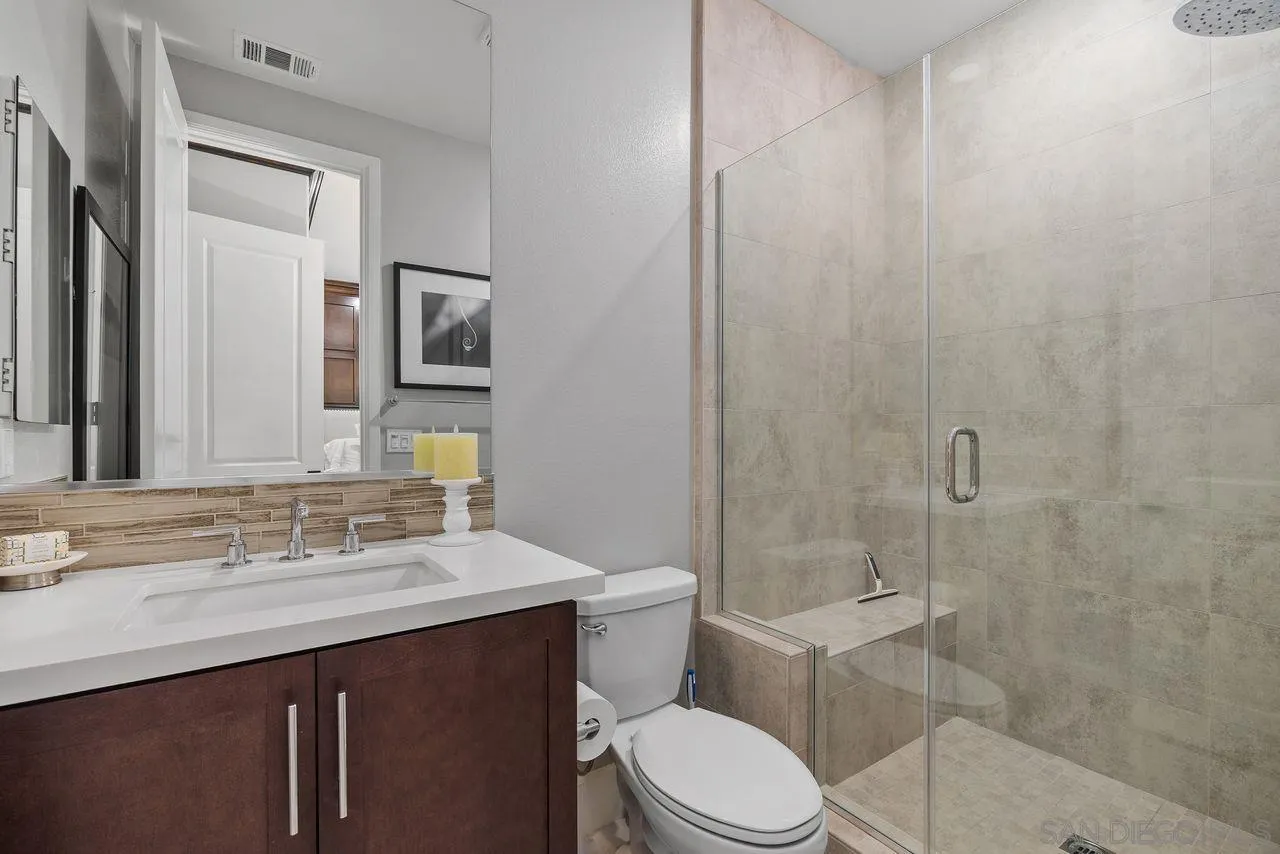 17004 Rendezvous Cir