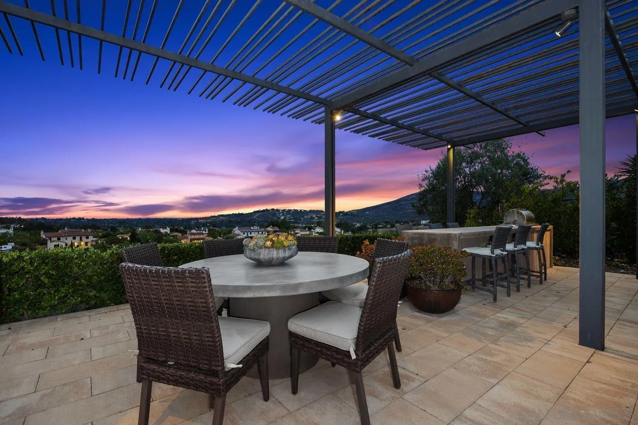 17004 Rendezvous Cir