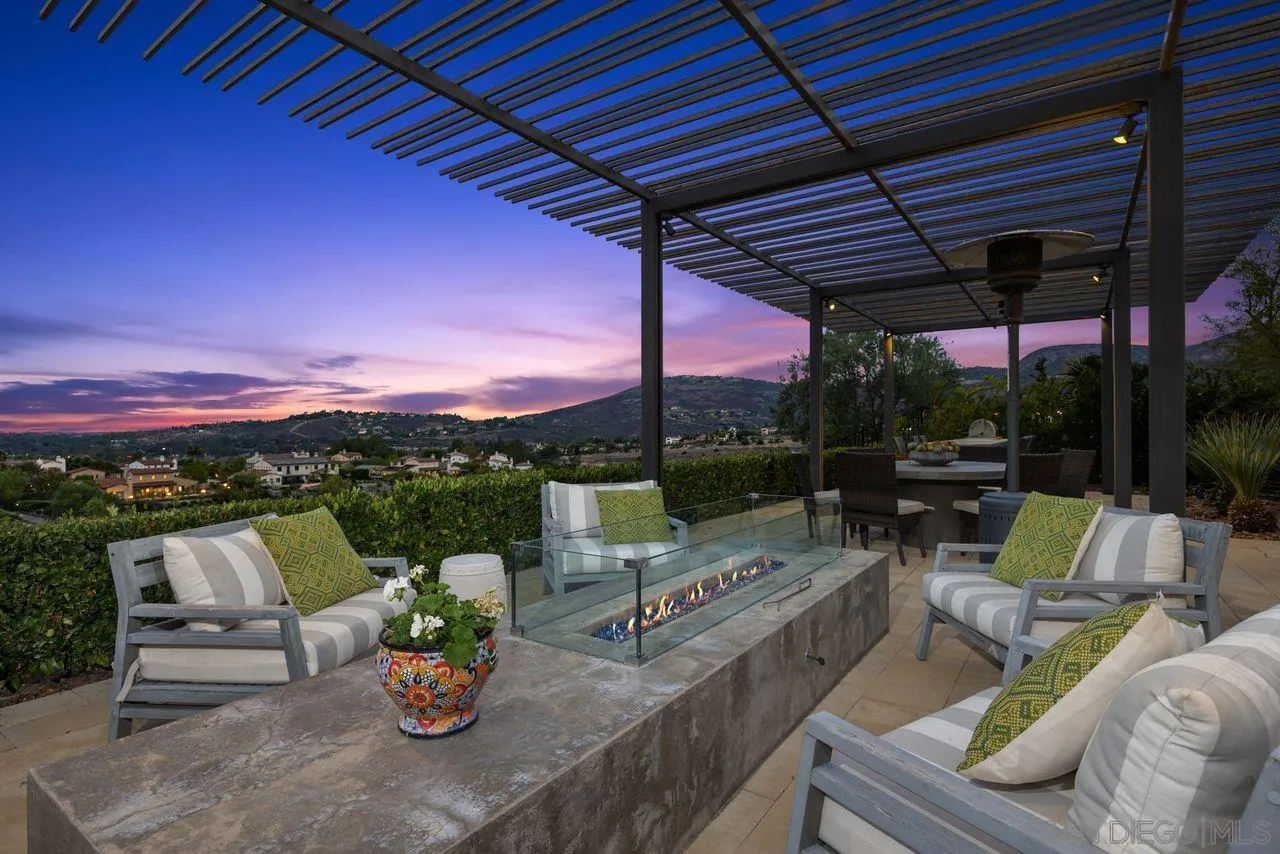 17004 Rendezvous Cir