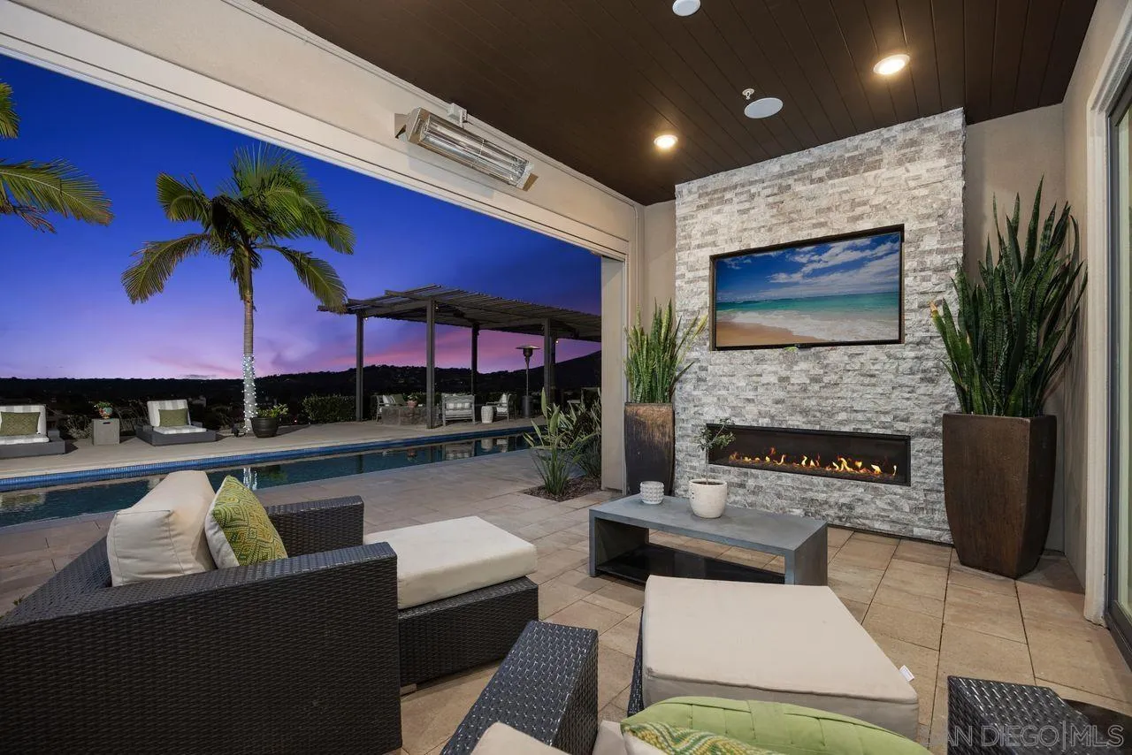 17004 Rendezvous Cir