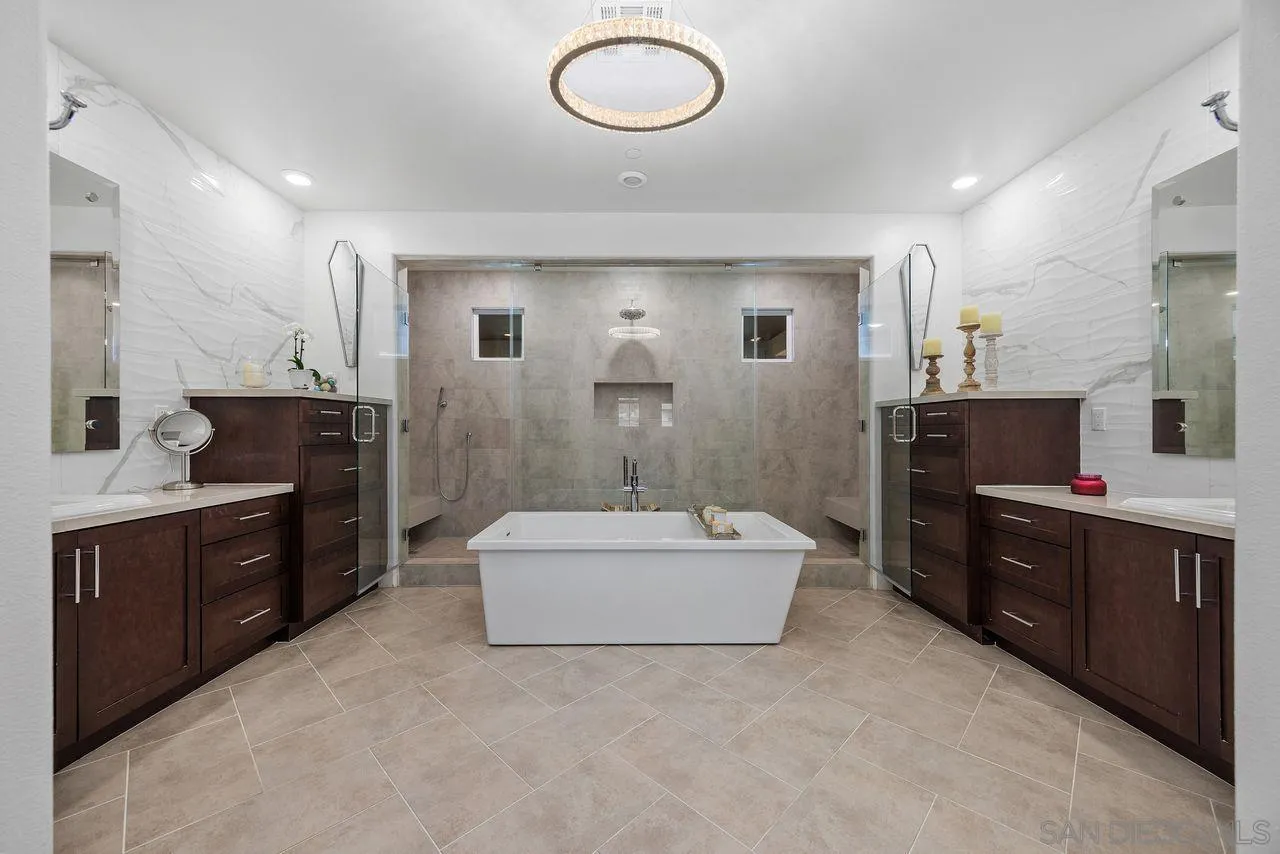 17004 Rendezvous Cir