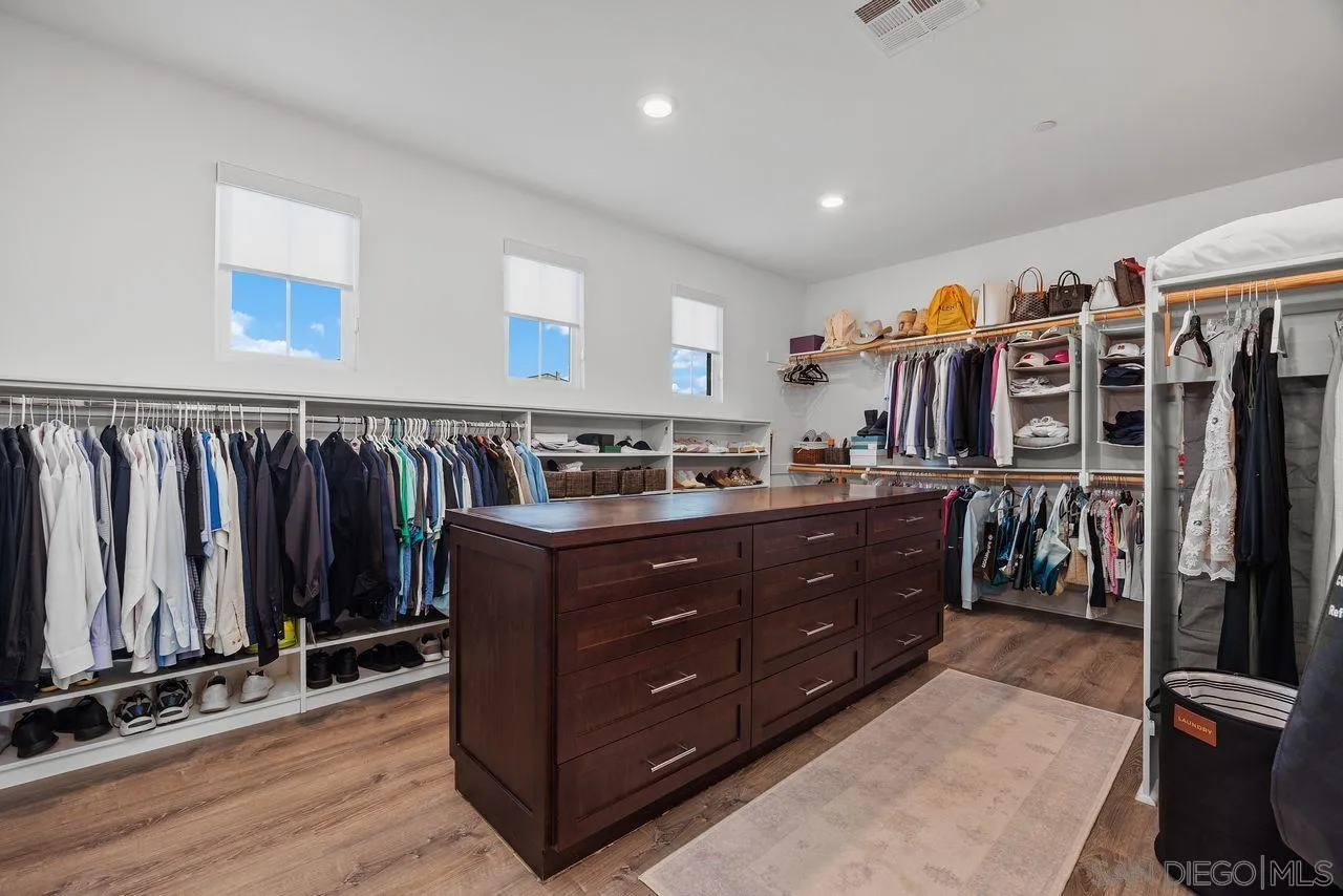17004 Rendezvous Cir