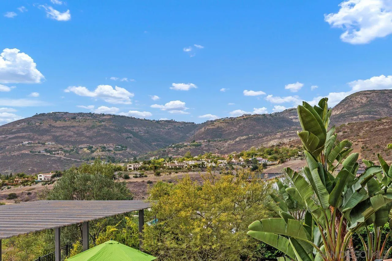 17004 Rendezvous Cir