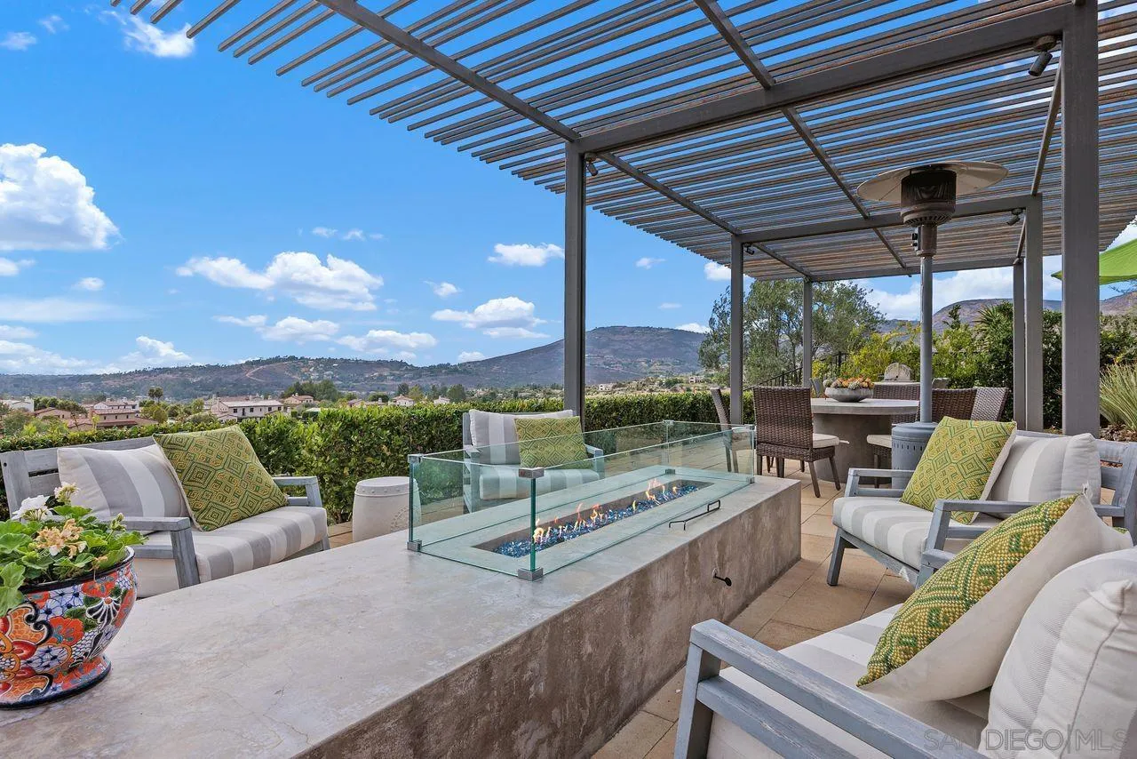 17004 Rendezvous Cir