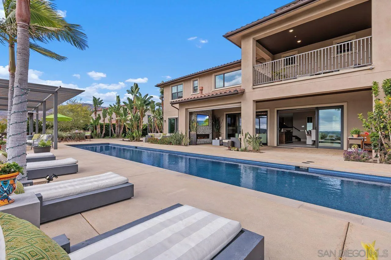 17004 Rendezvous Cir
