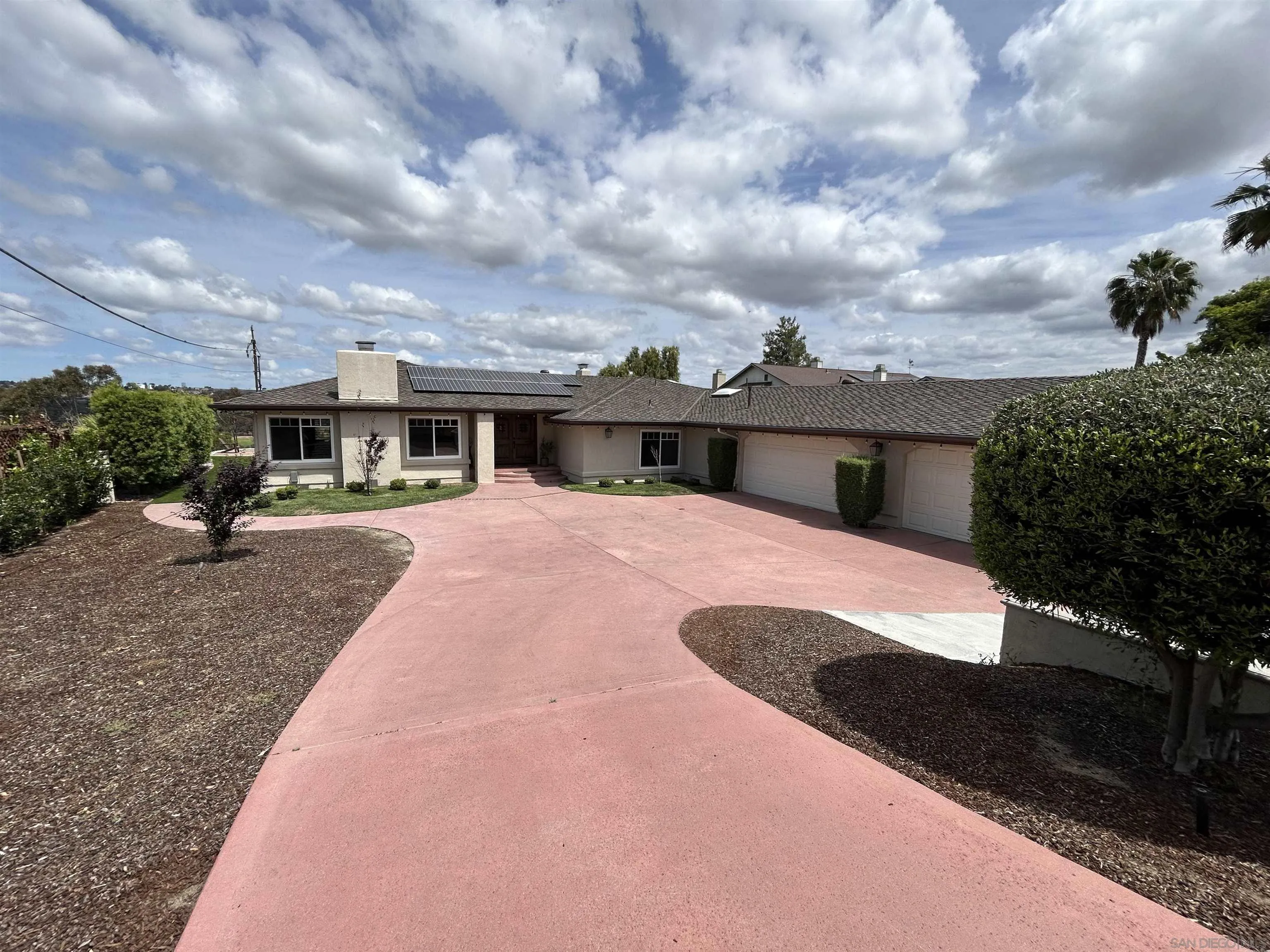 1041 Calle Mesita