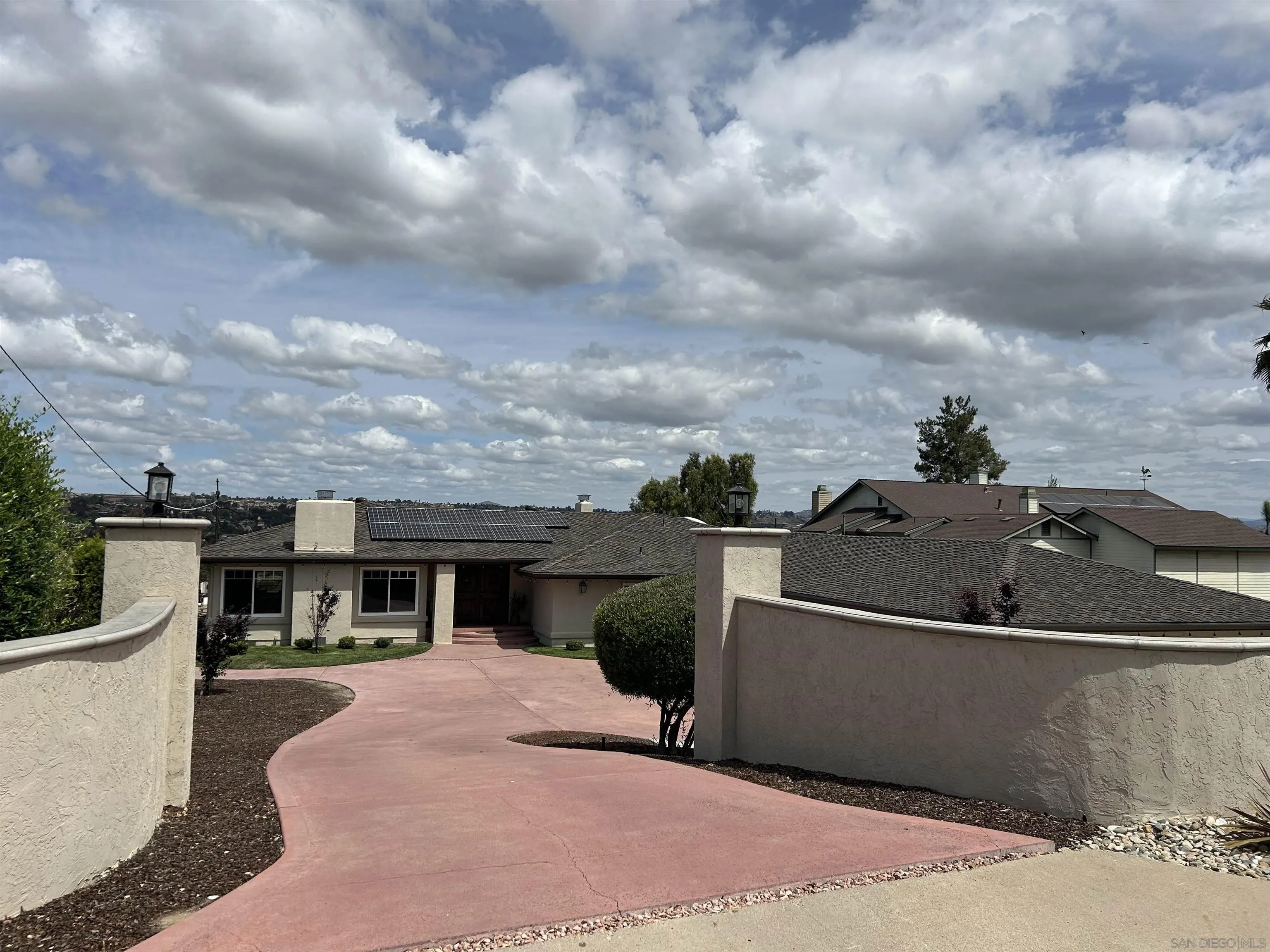 1041 Calle Mesita