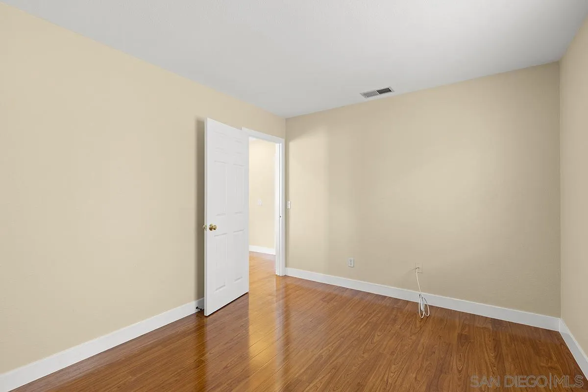 553 Golf Glen Dr