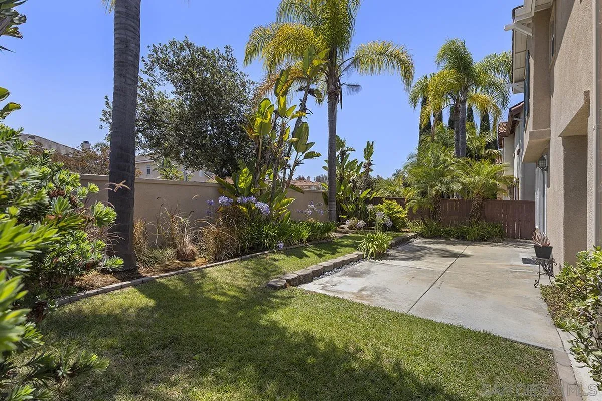 553 Golf Glen Dr