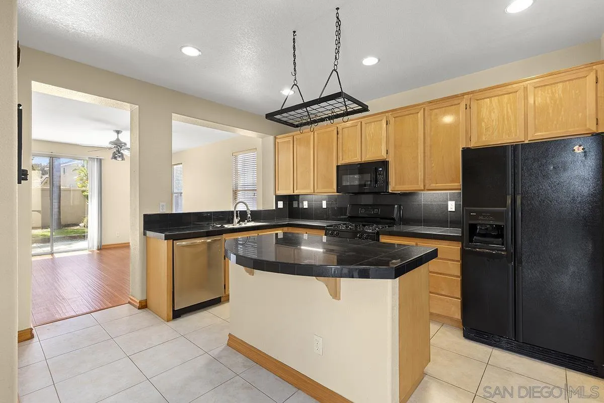553 Golf Glen Dr