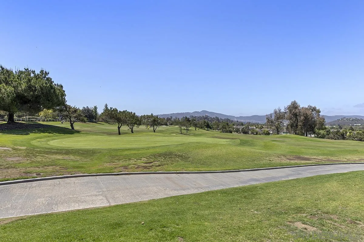 553 Golf Glen Dr