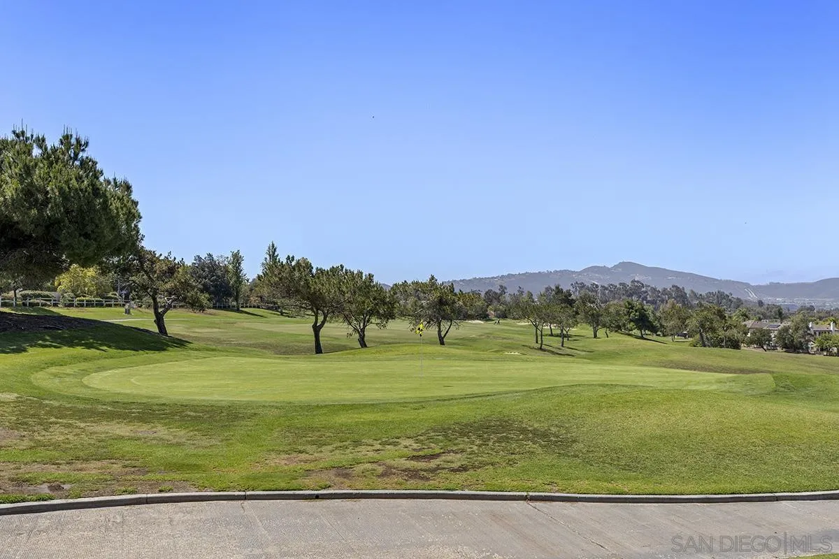 553 Golf Glen Dr