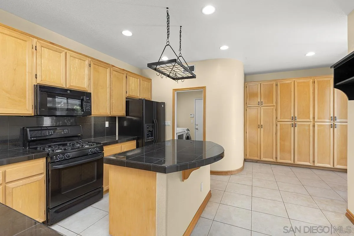 553 Golf Glen Dr