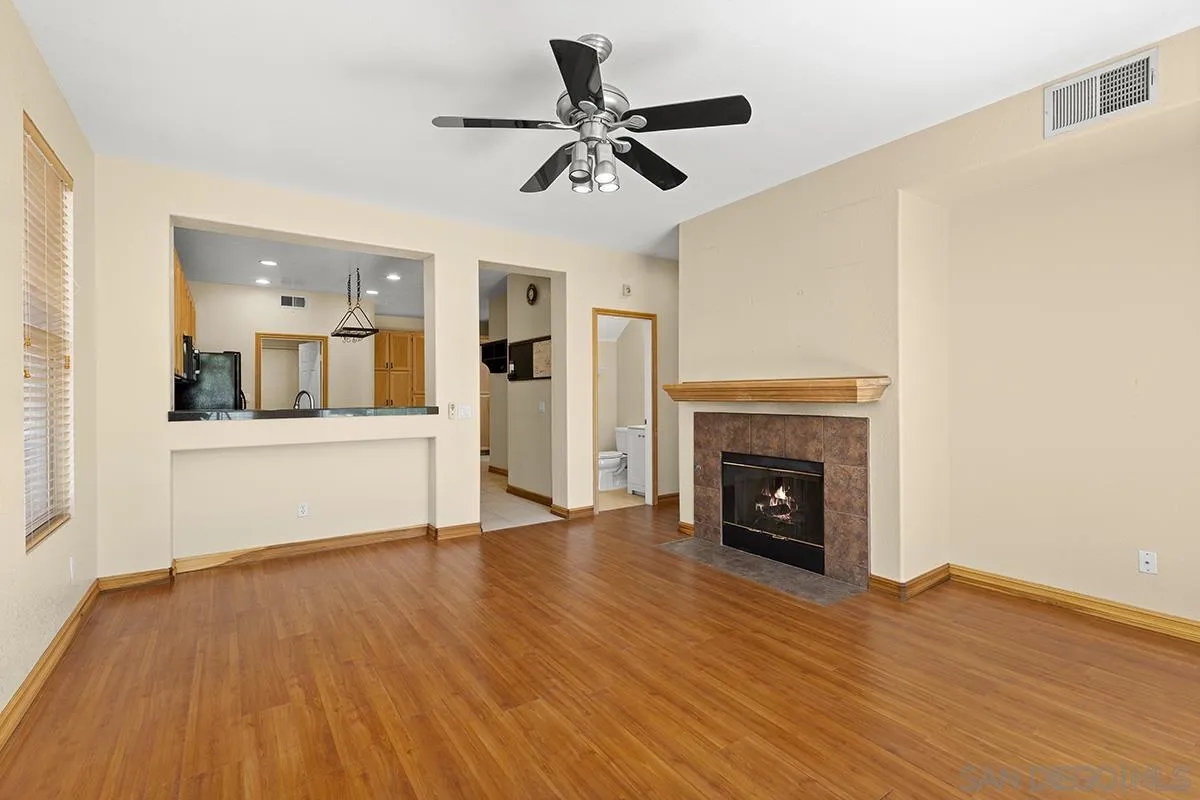 553 Golf Glen Dr