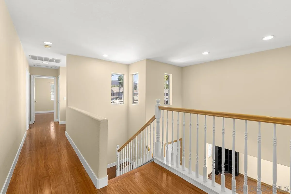 553 Golf Glen Dr