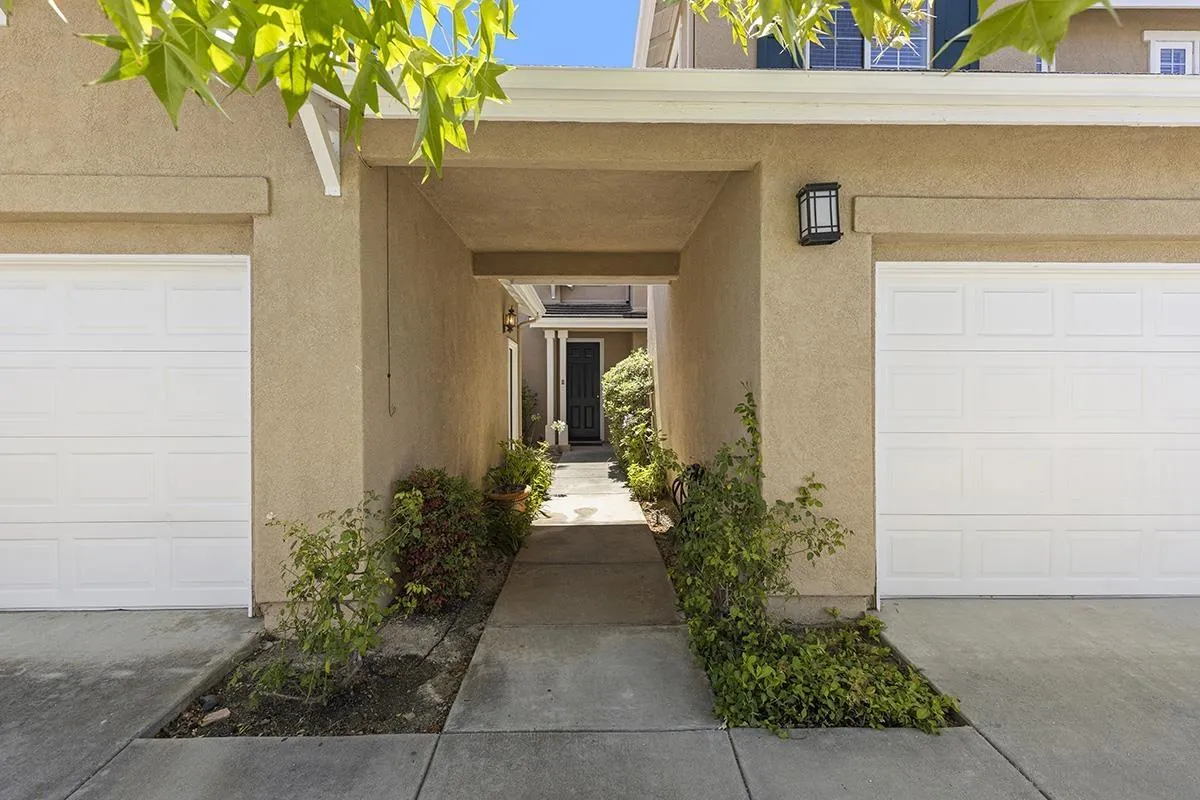 553 Golf Glen Dr