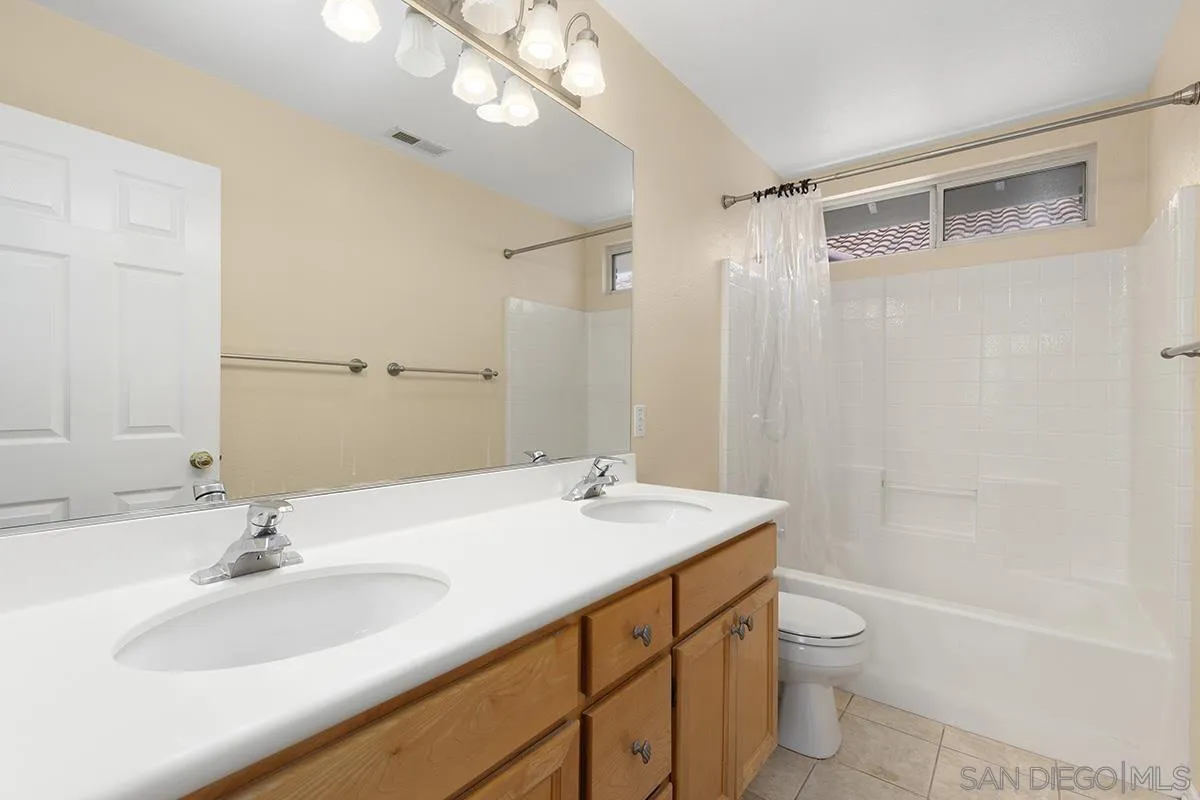 553 Golf Glen Dr
