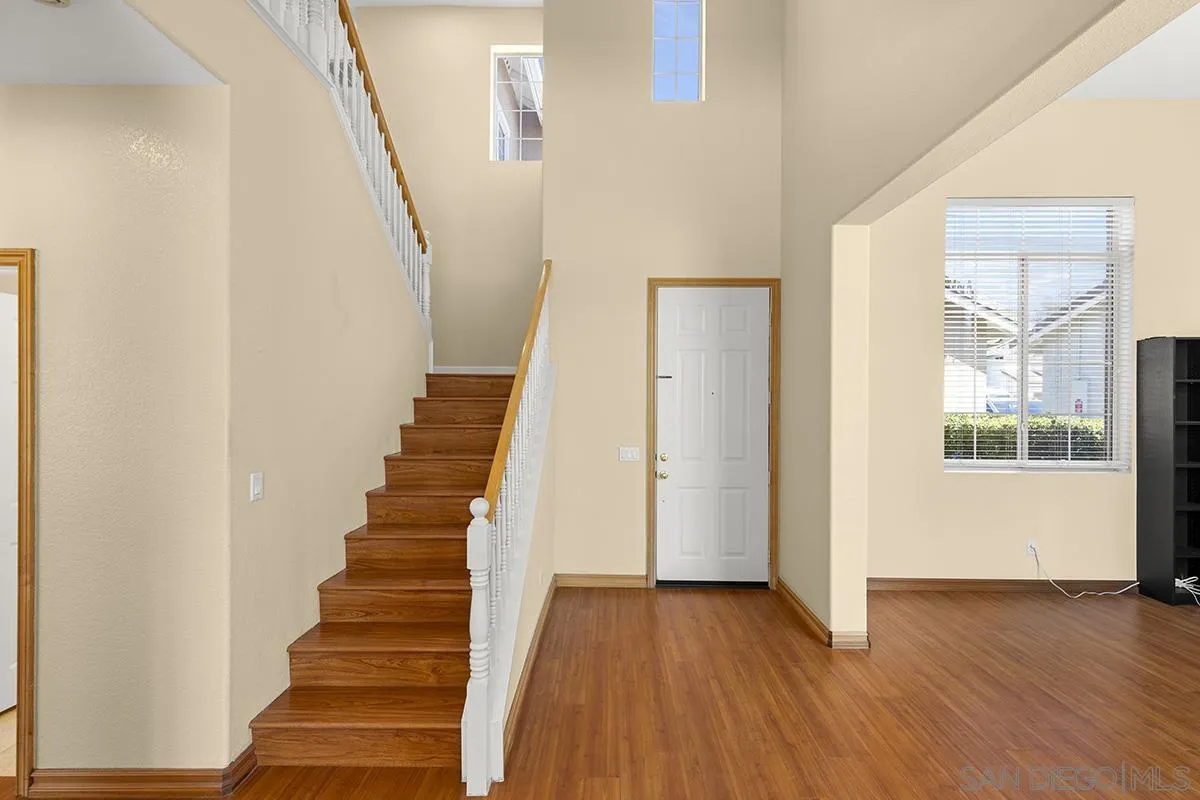 553 Golf Glen Dr