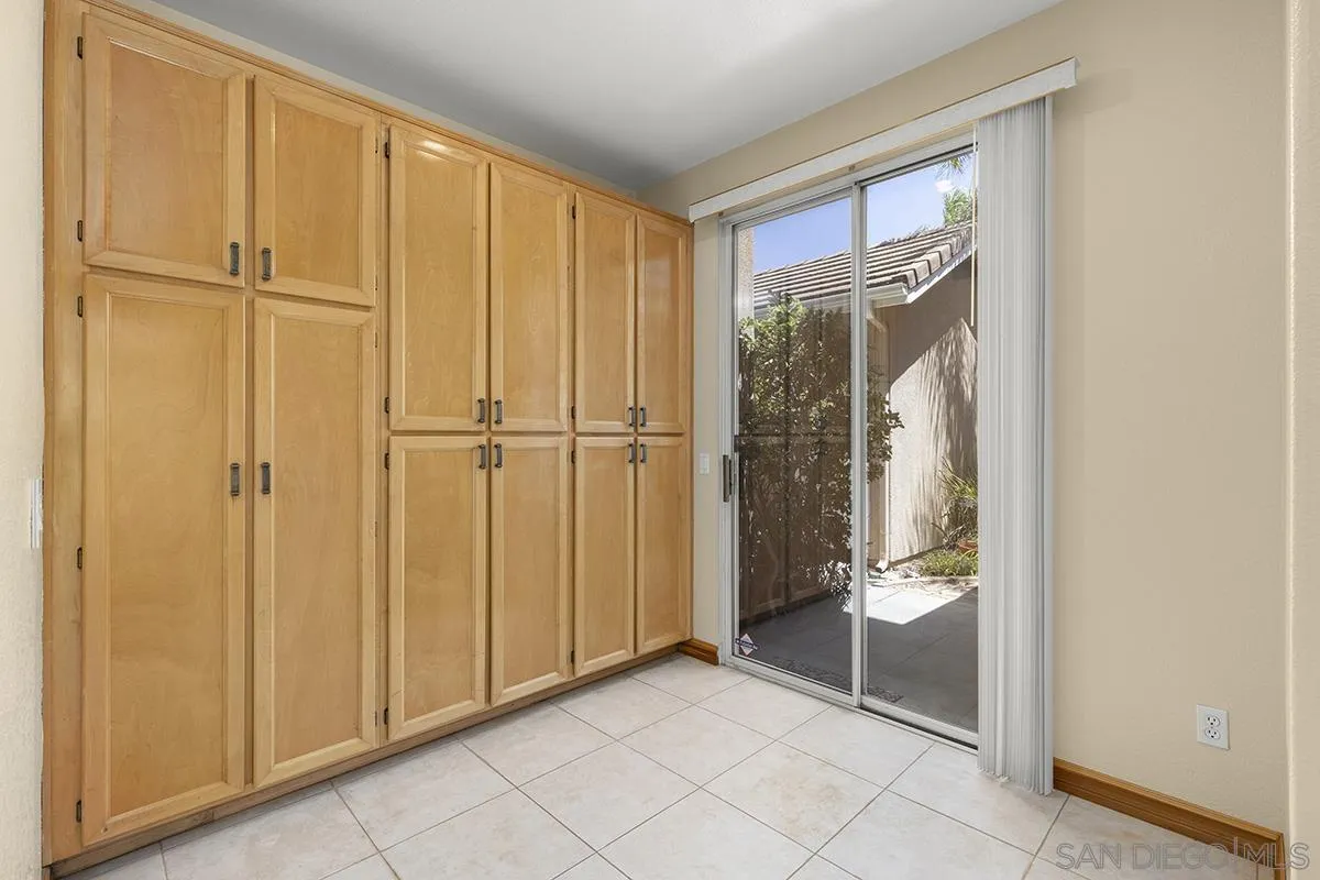 553 Golf Glen Dr