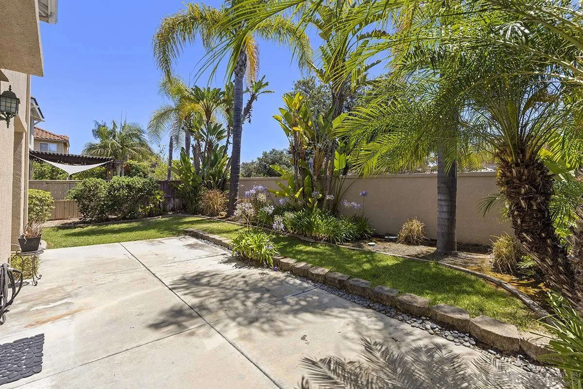 553 Golf Glen Dr