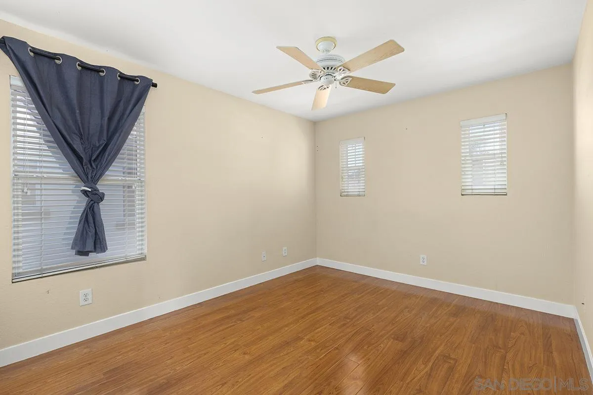 553 Golf Glen Dr