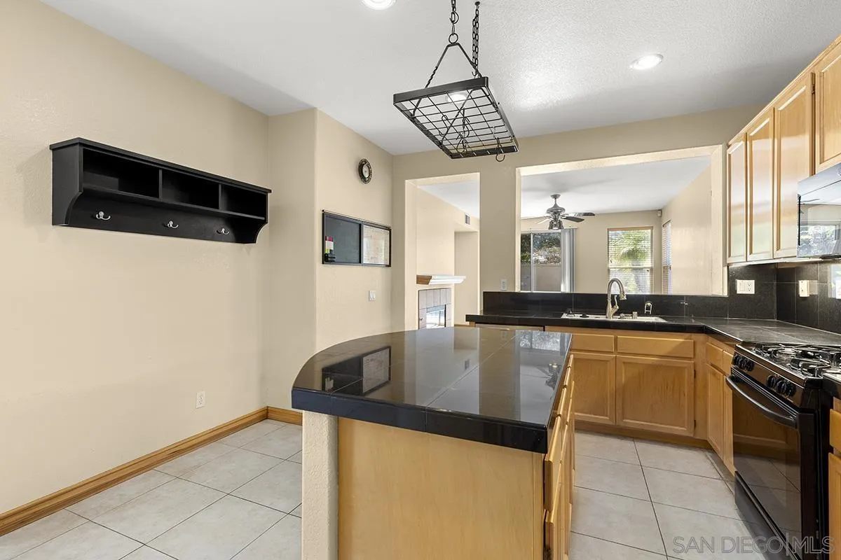 553 Golf Glen Dr