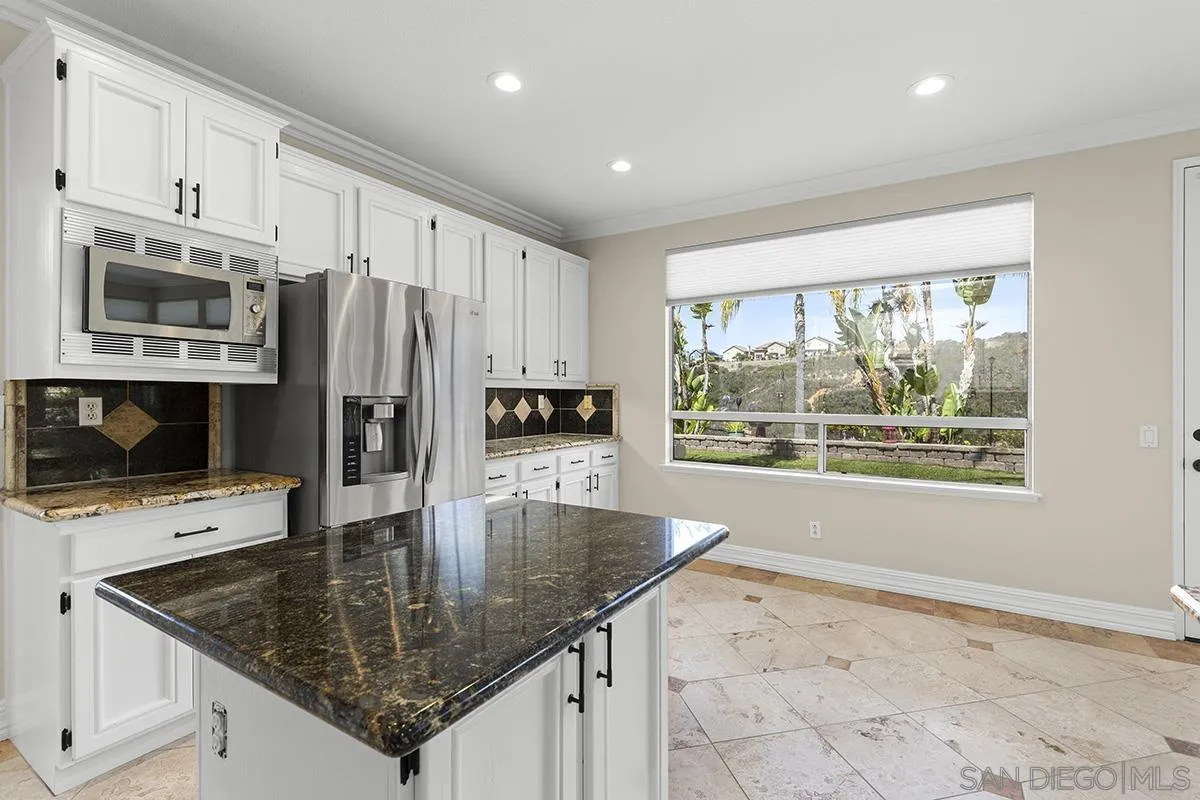 12304 Dormouse Rd