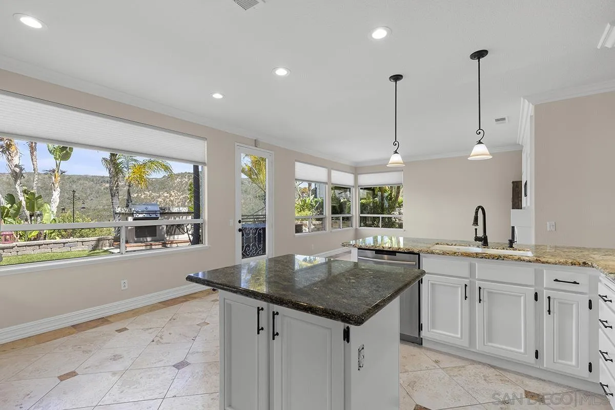 12304 Dormouse Rd