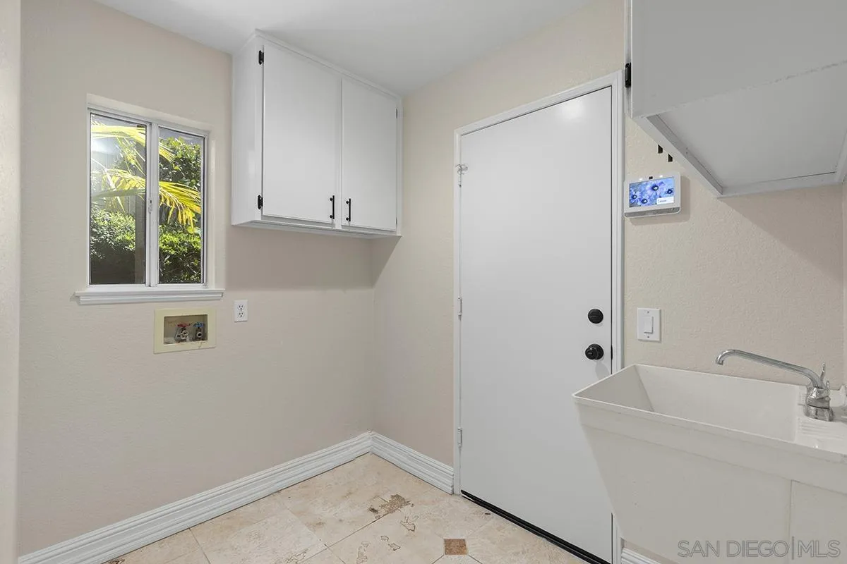 12304 Dormouse Rd