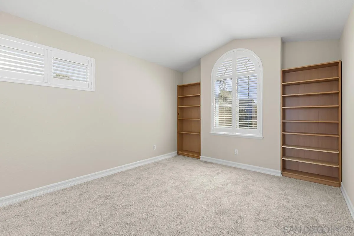 12304 Dormouse Rd