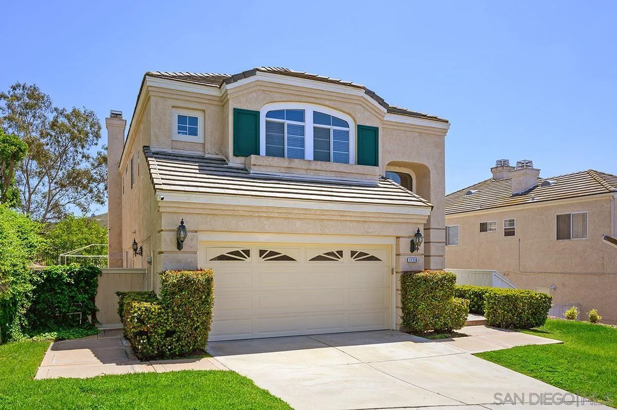 11718 Windcrest Ln