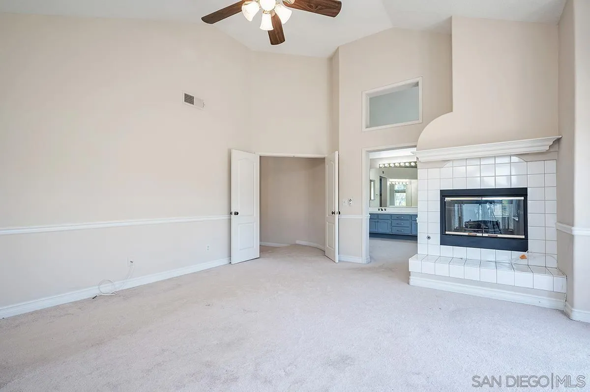 11718 Windcrest Ln