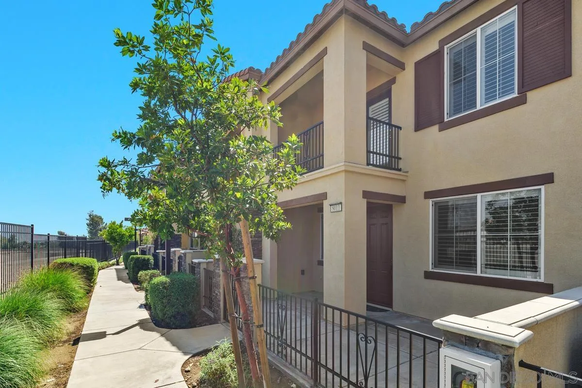 8011 City View Pl